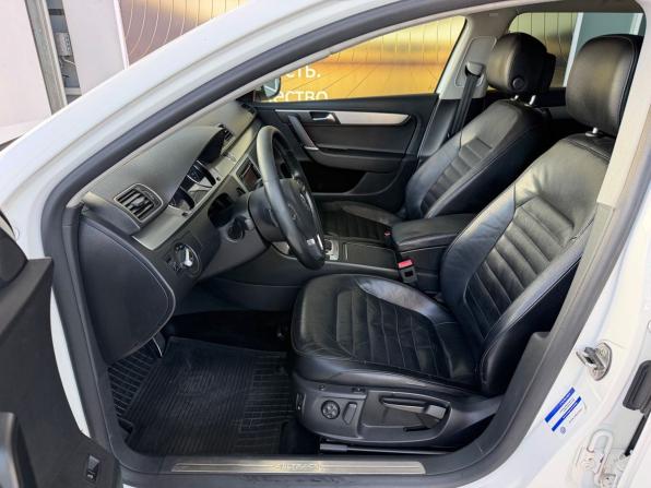 Volkswagen Passat B7 с пробегом 2012 года, цена 1 300 000 рублей, 355211 км, универсал, Автокод Объявления
