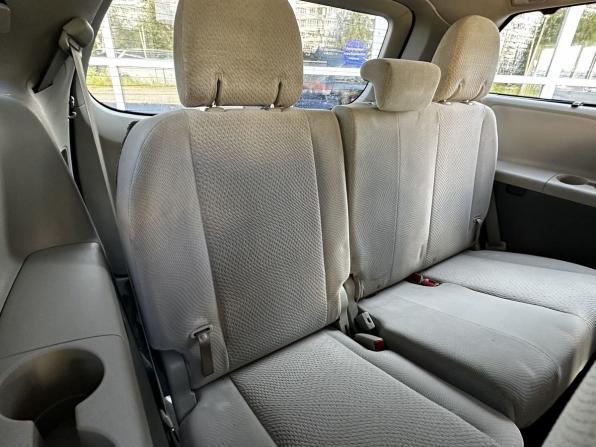 Toyota Sienna III с пробегом 2010 года, цена 2 050 000 рублей, 228619 км, минивэн, Автокод Объявления