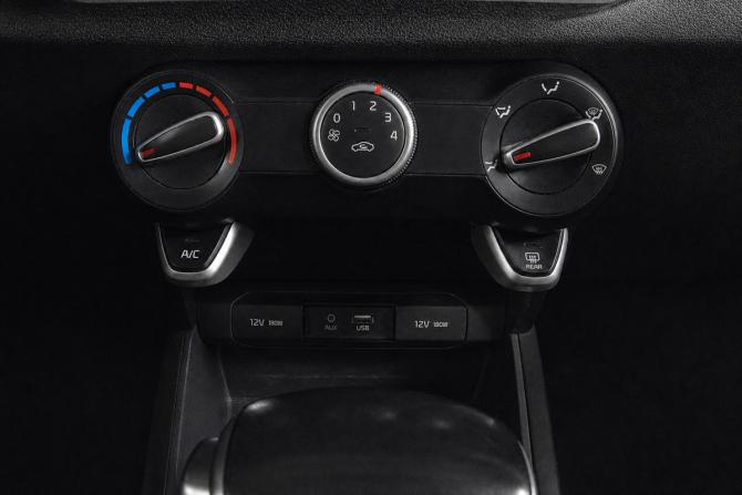 Kia Rio IV с пробегом 2019 года, цена 1 429 000 рублей, 148000 км, седан, Автокод Объявления