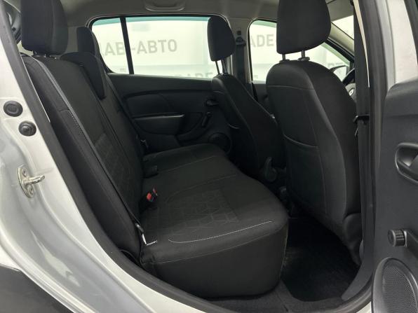 Renault Sandero II с пробегом 2015 года, цена 675 000 рублей, 142000 км, хэтчбек, Автокод Объявления
