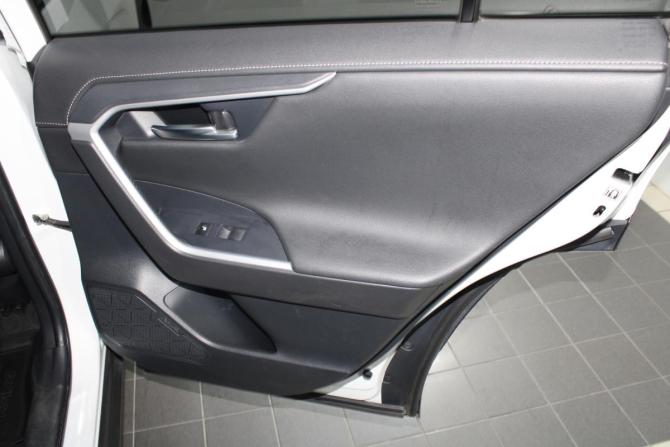 Toyota RAV4 V (XA50) с пробегом 2021 года, цена 3 525 000 рублей, 30900 км, внедорожник, Автокод Объявления