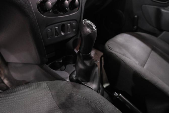 Renault Logan II Рестайлинг с пробегом 2021 года, цена 499 000 рублей, 318000 км, седан, Автокод Объявления