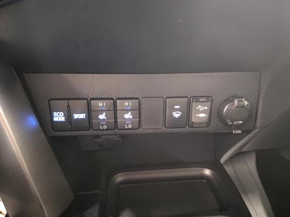 Toyota RAV4 IV (XA40) Рестайлинг с пробегом 2016 года, цена 2 280 000 рублей, 125771 км, внедорожник, Автокод Объявления