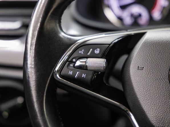Skoda Rapid II с пробегом 2021 года, цена 1 498 000 рублей, 110441 км, лифтбек, Автокод Объявления