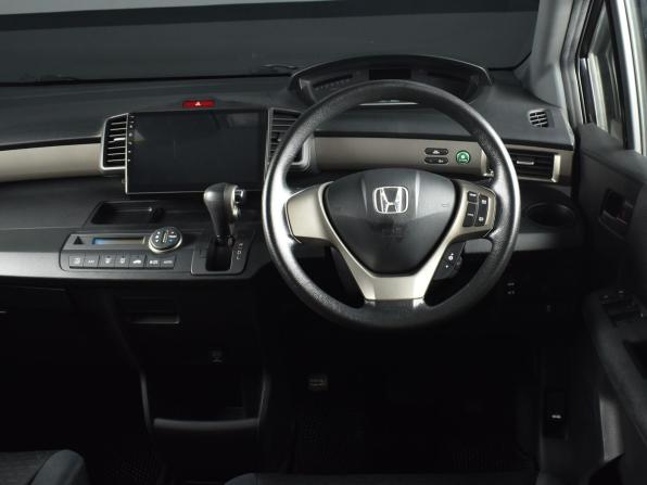 Honda Freed I Рестайлинг с пробегом 2012 года, цена 999 995 рублей, 184410 км, компактвэн, Автокод Объявления