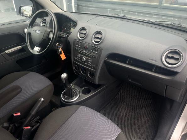 Ford Fusion I Рестайлинг с пробегом 2007 года, цена 350 000 рублей, 204000 км, хэтчбек, Автокод Объявления