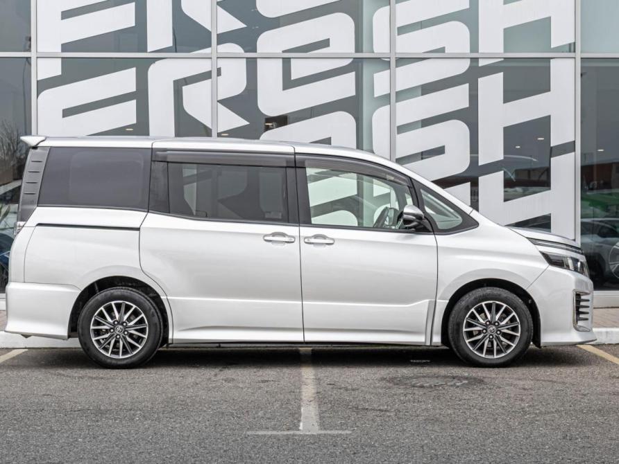 Toyota Voxy III (R80) Краснодар  - изображение 5
