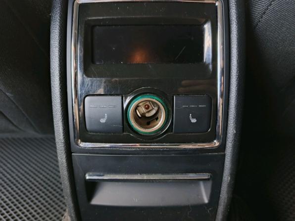 Skoda Superb II Рестайлинг с пробегом 2013 года, цена 879 000 рублей, 268196 км, лифтбек, Автокод Объявления