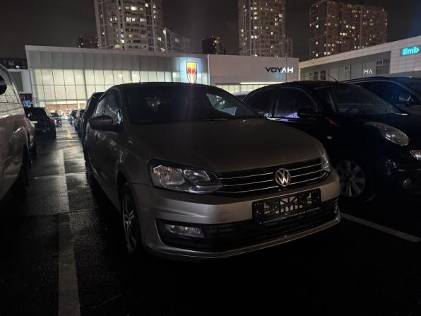 Volkswagen Polo V Рестайлинг с пробегом 2015 года, цена 715 000 рублей, 214926 км, седан, Автокод Объявления