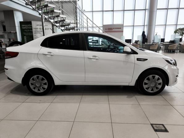 Kia Rio III Рестайлинг с пробегом 2016 года, цена 995 000 рублей, 185500 км, седан, Автокод Объявления