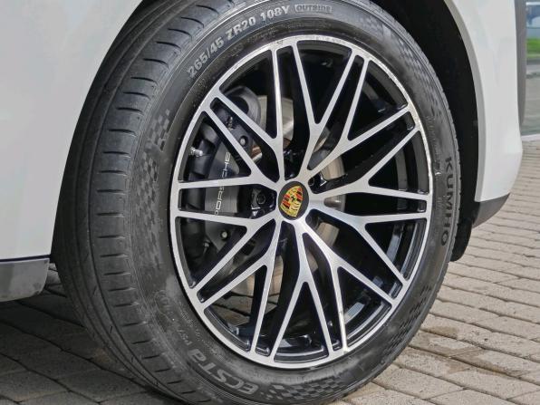 Porsche Macan I Рестайлинг 2 с пробегом 2022 года, цена 6 400 000 рублей, 67796 км, внедорожник, Автокод Объявления