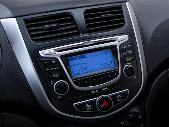 Hyundai Solaris I с пробегом 2012 года, цена 705 000 рублей, 236414 км, хэтчбек, Автокод Объявления