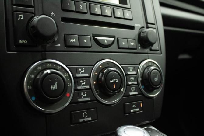 Land Rover Freelander II Рестайлинг с пробегом 2010 года, цена 1 319 000 рублей, 212883 км, внедорожник, Автокод Объявления