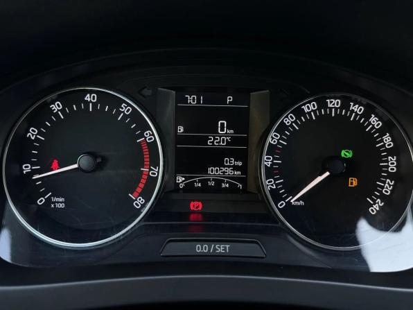 Skoda Rapid I с пробегом 2017 года, цена 915 000 рублей, 100296 км, лифтбек, Автокод Объявления
