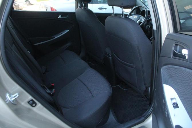 Hyundai Solaris I с пробегом 2014 года, цена 845 000 рублей, 215576 км, седан, Автокод Объявления