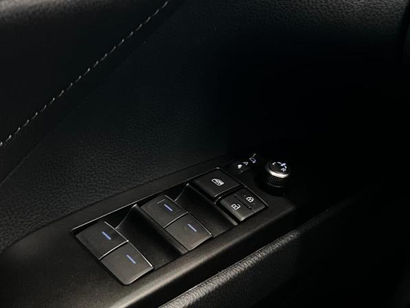 Toyota Camry VIII (XV70) Рестайлинг с пробегом 2021 года, цена 3 595 000 рублей, 33811 км, седан, Автокод Объявления