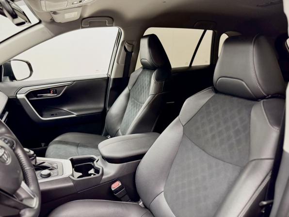 Toyota RAV4 V (XA50) с пробегом 2021 года, цена 4 525 000 рублей, 21003 км, внедорожник, Автокод Объявления