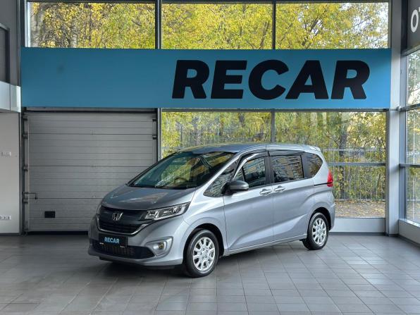 Honda Freed II с пробегом 2017 года, цена 1 460 000 рублей, 117216 км, компактвэн, Автокод Объявления