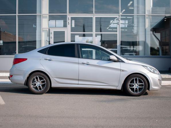 Hyundai Solaris I с пробегом 2012 года, цена 550 000 рублей, 323754 км, седан, Автокод Объявления