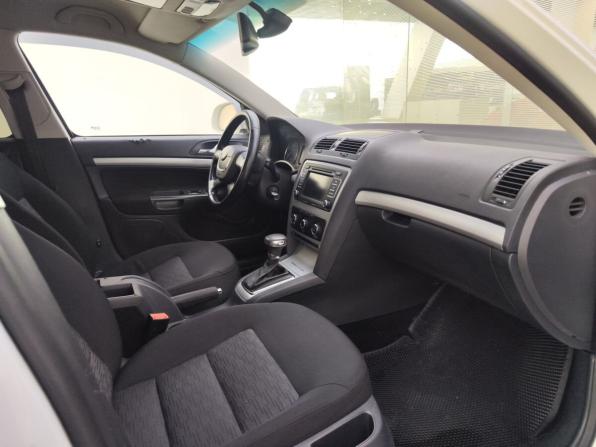 Skoda Octavia II (A5) Рестайлинг с пробегом 2012 года, цена 749 000 рублей, 199000 км, лифтбек, Автокод Объявления