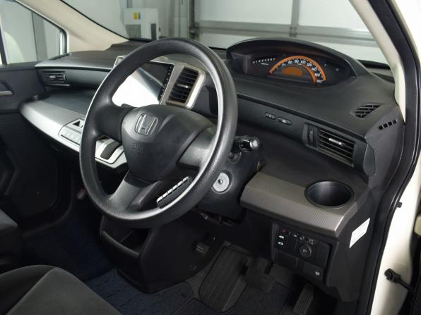 Honda Freed I с пробегом 2010 года, цена 999 995 рублей, 97340 км, компактвэн, Автокод Объявления