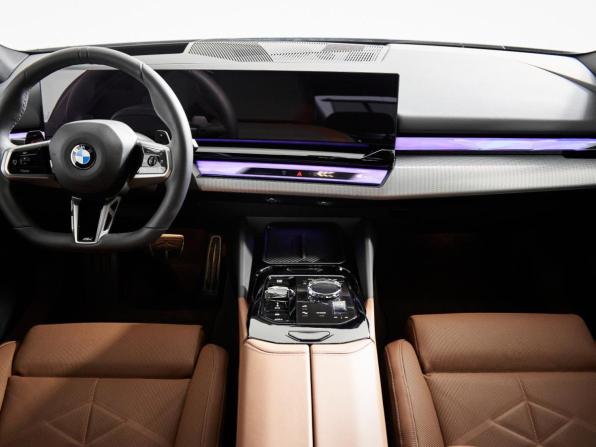 BMW 5 серии VIII (G60/G61/G68) с пробегом 2025 года, цена 9 250 000 рублей, 11650 км, седан, Автокод Объявления