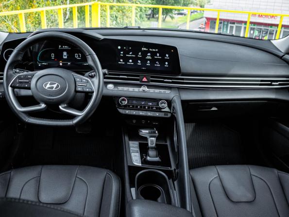 Hyundai Elantra VII (CN7) Рестайлинг с пробегом 2023 года, цена 1 990 999 рублей, 62150 км, седан, Автокод Объявления