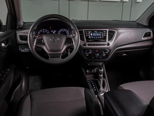 Hyundai Solaris II Рестайлинг с пробегом 2020 года, цена 1 359 000 рублей, 196068 км, седан, Автокод Объявления