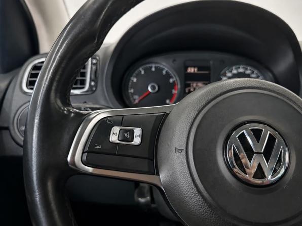 Volkswagen Polo V Рестайлинг с пробегом 2018 года, цена 1 329 000 рублей, 112000 км, седан, Автокод Объявления