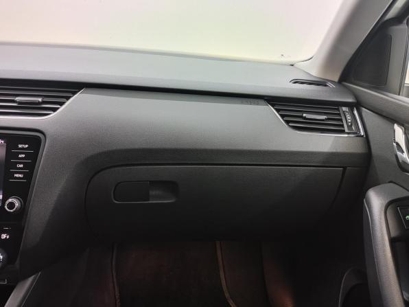 Skoda Octavia III (A7) Рестайлинг с пробегом 2018 года, цена 1 800 000 рублей, 101846 км, лифтбек, Автокод Объявления