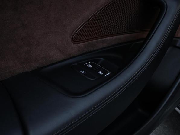 Audi A8 III (D4) Рестайлинг с пробегом 2015 года, цена 2 799 000 рублей, 156539 км, седан, Автокод Объявления