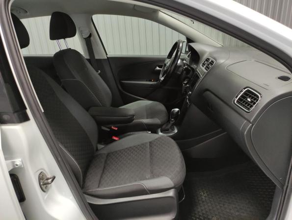 Volkswagen Polo V Рестайлинг с пробегом 2018 года, цена 1 240 000 рублей, 90200 км, седан, Автокод Объявления