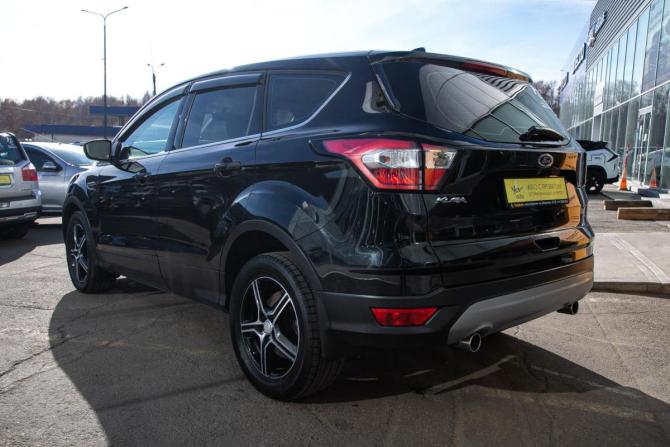 Ford Kuga II Рестайлинг с пробегом 2017 года, цена 1 498 000 рублей, 136500 км, внедорожник, Автокод Объявления