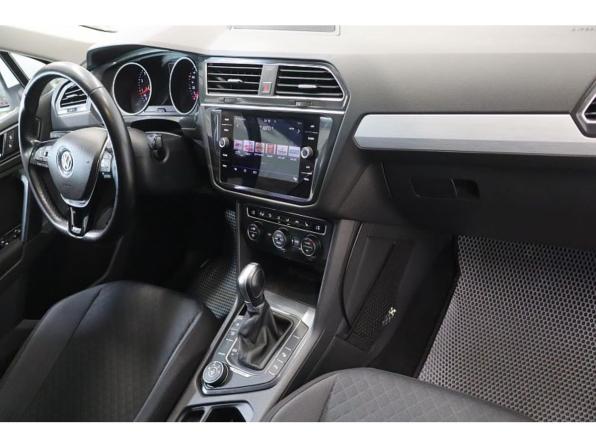 Volkswagen Tiguan II с пробегом 2018 года, цена 2 112 000 рублей, 175036 км, внедорожник, Автокод Объявления