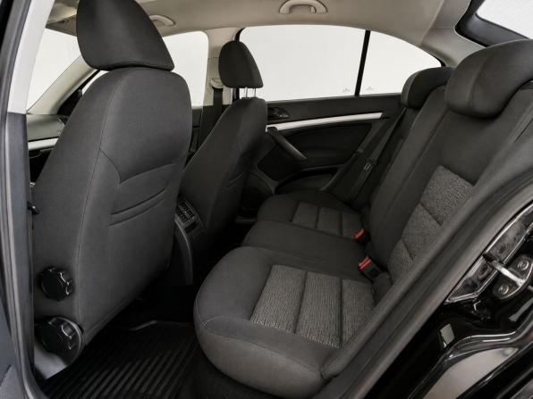 Skoda Octavia II (A5) Рестайлинг с пробегом 2012 года, цена 1 079 000 рублей, 127000 км, лифтбек, Автокод Объявления