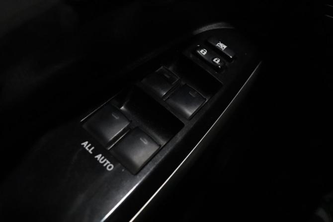 Toyota Land Cruiser 200 Series Рестайлинг 2 с пробегом 2015 года, цена 4 360 000 рублей, 286065 км, внедорожник, Автокод Объявления