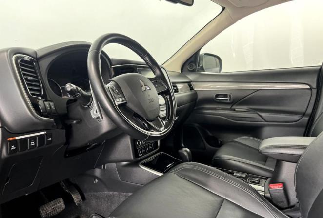 Mitsubishi Outlander III Рестайлинг 3 с пробегом 2019 года, цена 2 350 000 рублей, 164577 км, внедорожник, Автокод Объявления