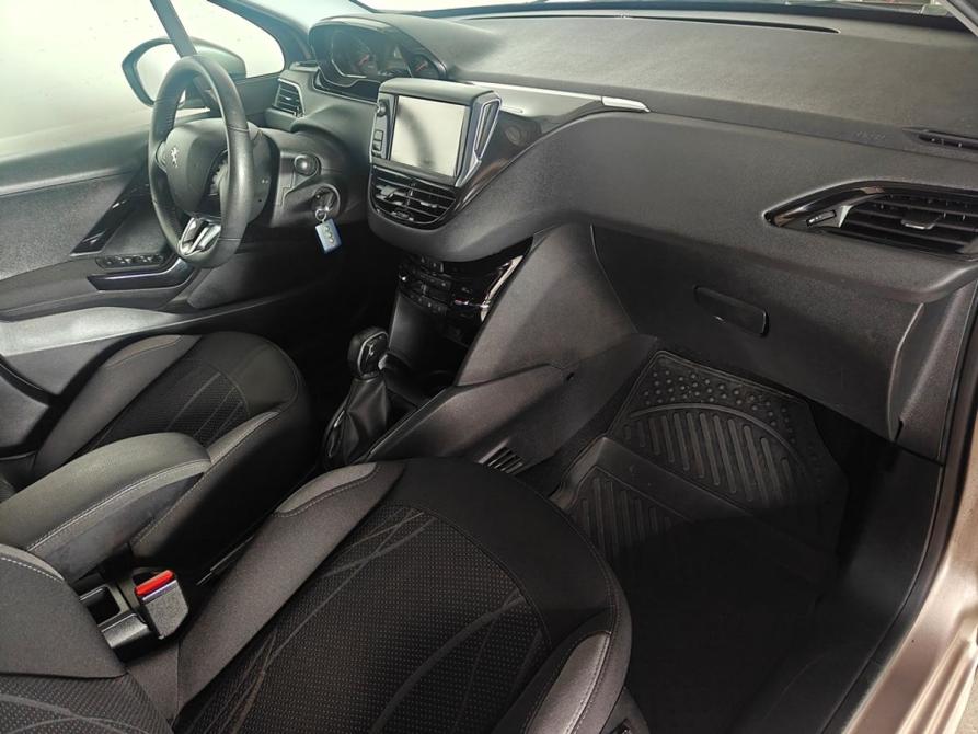 Peugeot 208 I Москва  - изображение 10