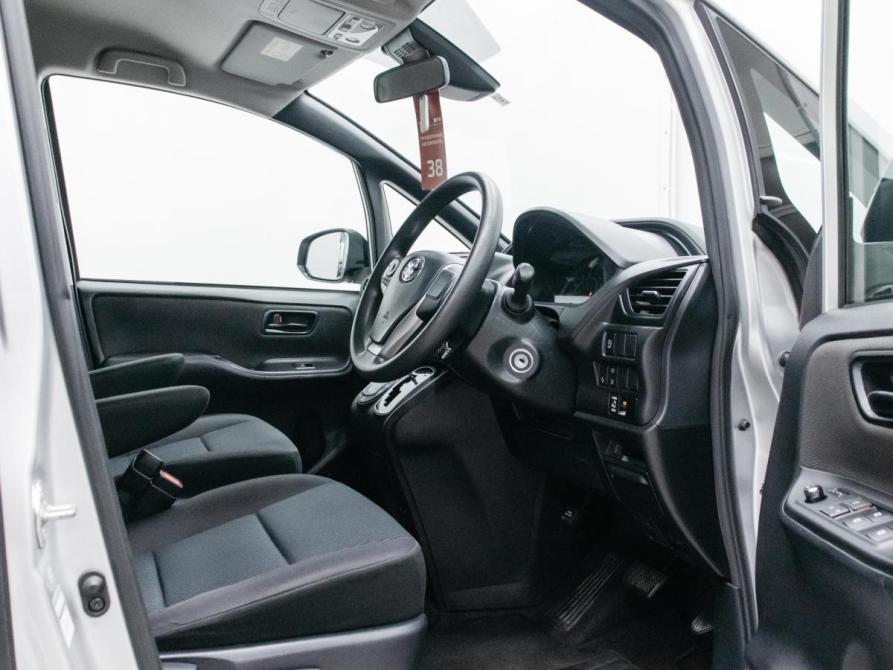 Toyota Noah III (R80) Рестайлинг Красноярск  - изображение 18