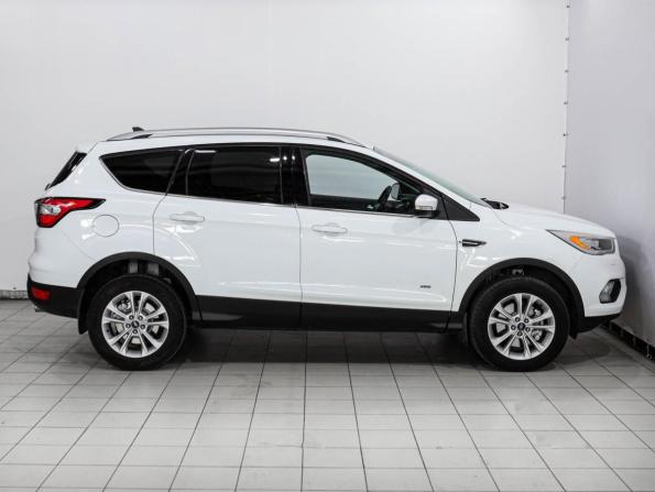 Ford Kuga II Рестайлинг с пробегом 2017 года, цена 1 599 000 рублей, 161270 км, внедорожник, Автокод Объявления