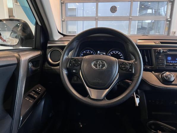 Toyota RAV4 IV (XA40) Рестайлинг с пробегом 2016 года, цена 1 899 000 рублей, 380274 км, внедорожник, Автокод Объявления