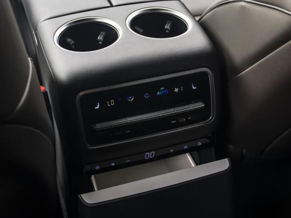 Li Auto (Lixiang) L9 I с пробегом 2023 года, цена 6 348 000 рублей, 46000 км, внедорожник, Автокод Объявления