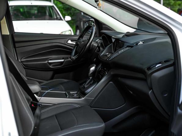 Ford Kuga II Рестайлинг с пробегом 2018 года, цена 1 640 000 рублей, 142477 км, внедорожник, Автокод Объявления