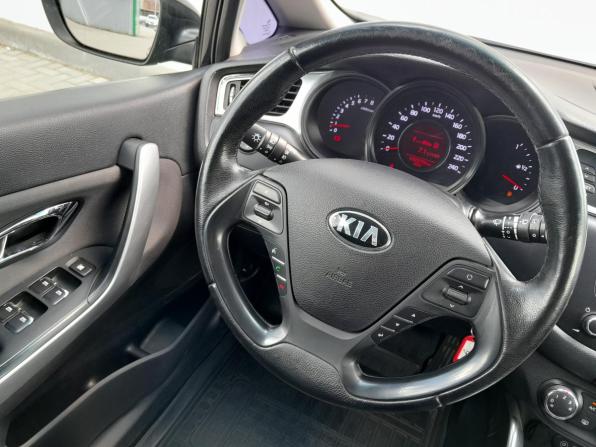 Kia Ceed II Рестайлинг с пробегом 2015 года, цена 1 099 000 рублей, 142275 км, хэтчбек, Автокод Объявления
