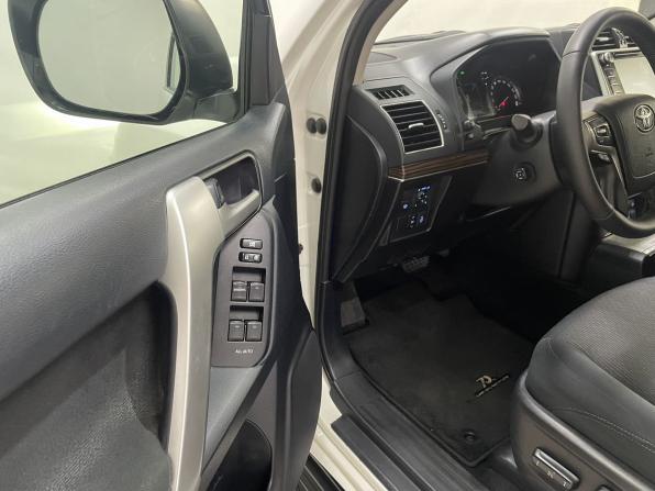 Toyota Land Cruiser Prado 150 Series Рестайлинг 2 с пробегом 2019 года, цена 4 700 000 рублей, 182083 км, внедорожник, Автокод Объявления