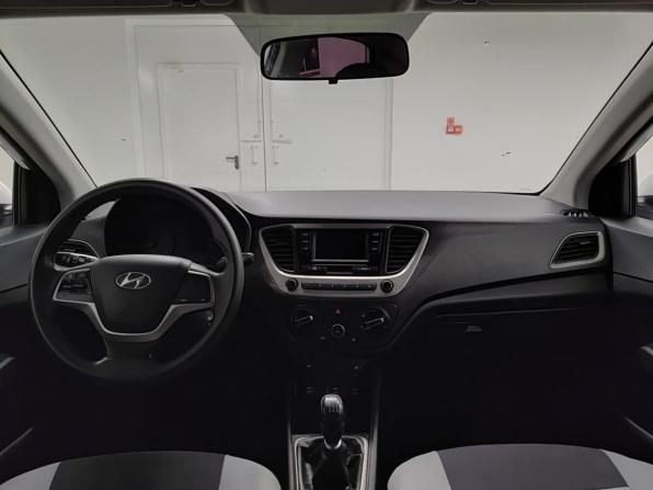Hyundai Solaris II с пробегом 2018 года, цена 870 000 рублей, 237407 км, седан, Автокод Объявления