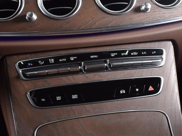Mercedes-Benz E-Класс V (W213 S213 C238) Рестайлинг с пробегом 2021 года, цена 5 299 995 рублей, 55742 км, седан, Автокод Объявления