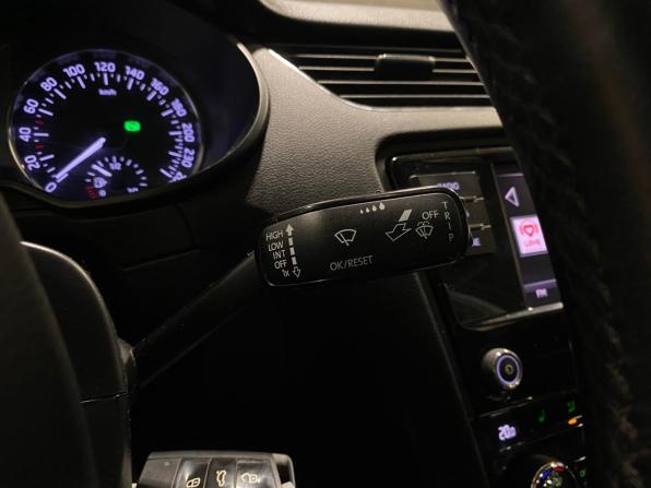Skoda Octavia III (A7) Рестайлинг с пробегом 2017 года, цена 1 565 000 рублей, 158064 км, лифтбек, Автокод Объявления