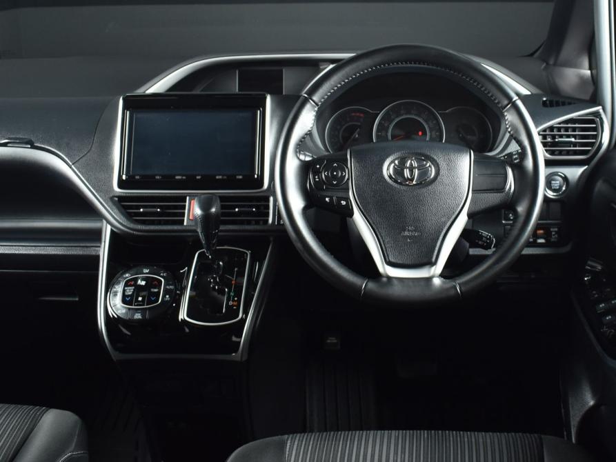 Toyota Voxy III (R80) Рестайлинг Кемерово  - изображение 8