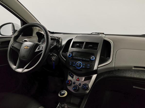 Chevrolet Aveo II с пробегом 2015 года, цена 649 000 рублей, 178001 км, седан, Автокод Объявления